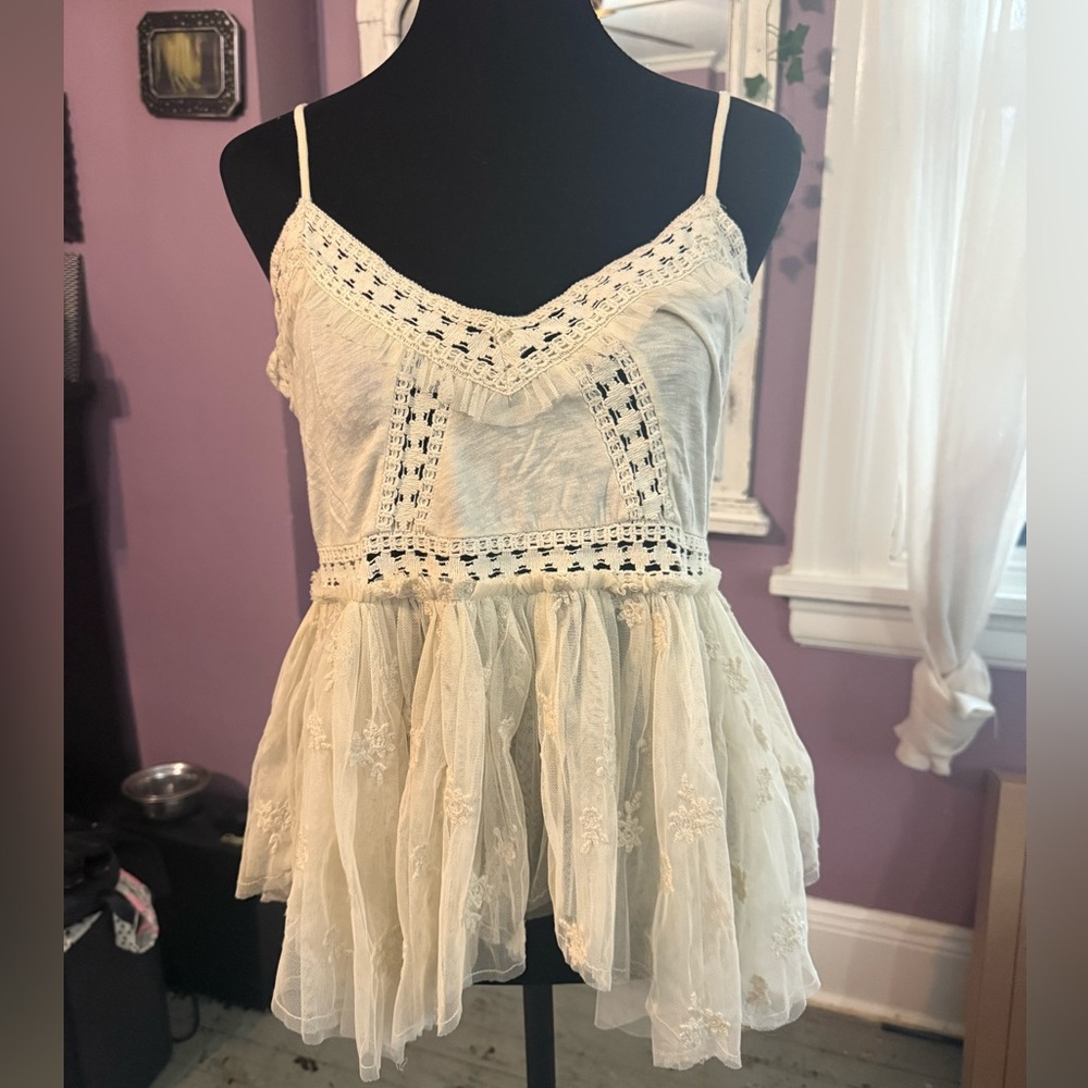 Lucky brand cream ballerina top with tool and embroidery